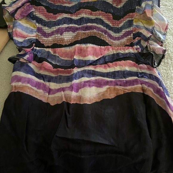 Top - Picture 2 of 2